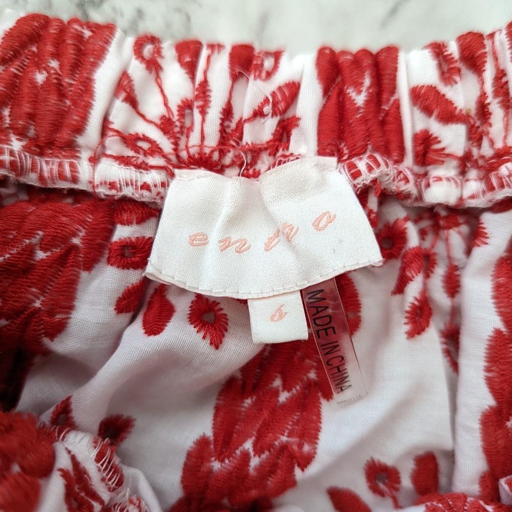 White Cotton with Red Detail Designs Off the Shoulder Entro Blouse size Small - Picture 7 of 9